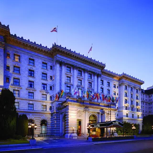 Esterno dell'hotel Fairmont